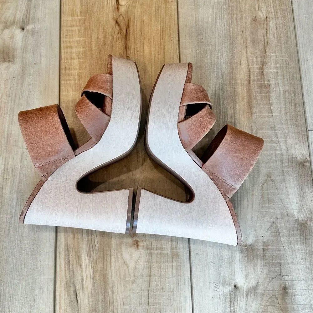 NWT Chelsea Violet Kapri Leather Platform Heels Sandals 9 1/2